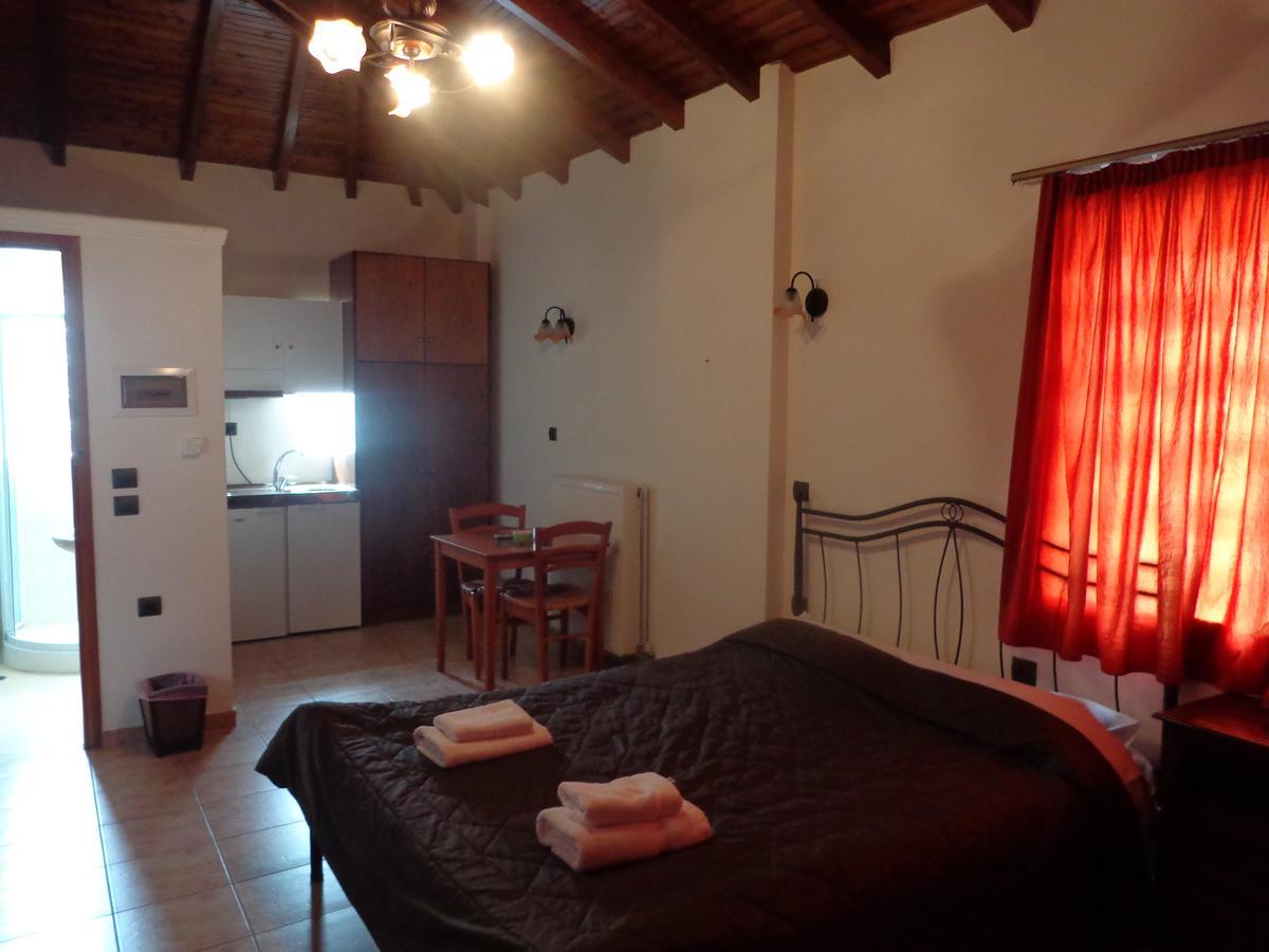 Alonaki Guesthouse Platanos  Exterior photo